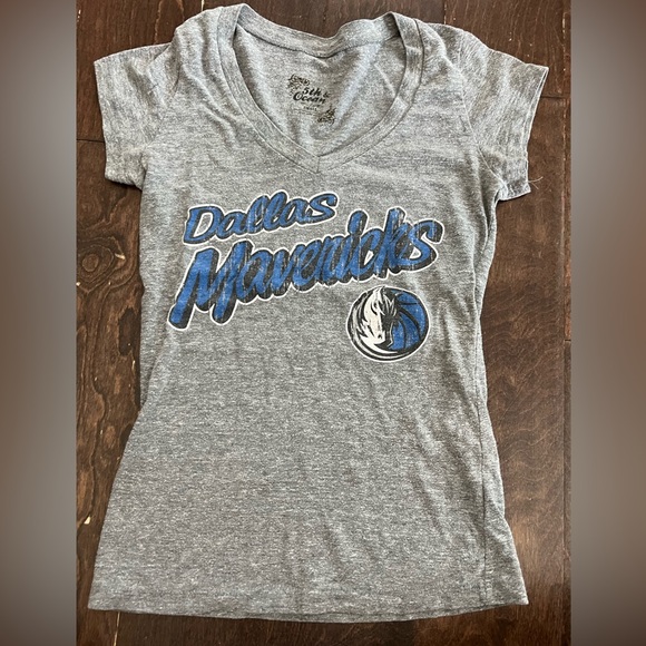 Women’s small 5th & Ocean Dallas Mavericks shirt - Picture 1 of 4
